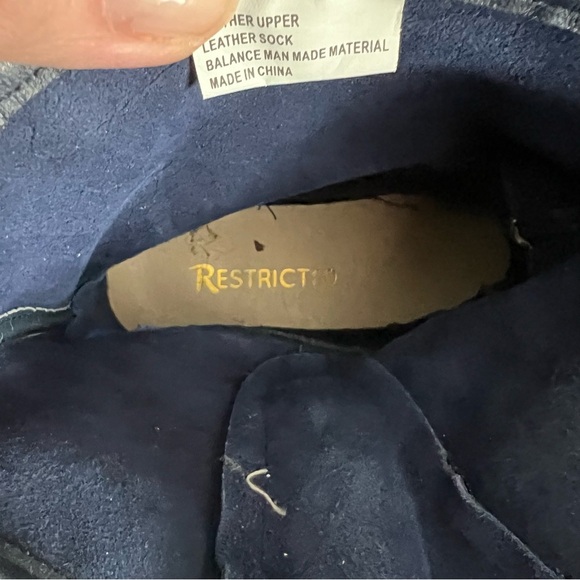 Restricted blue suede ankle booties with outside zip and buckle detail. Elvis - Picture 8 of 9